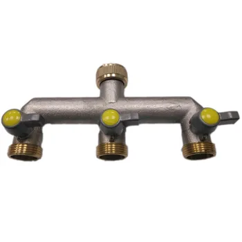 Grifo de latón 3 salidas 3/4". Utilizado en Jardines. Cierre de bola de 1/4 de vuelta. Fácil apertura y cierre 
Grifo de latón 3 salidas 3/4". Utilizado en Jardines. Cierre de bola de 1/4 de vuelta. Fácil apertura y cierre