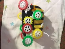 Coche de juguete eléctrico con forma de abeja para niños, juguete infantil de alta calidad con diseño colorido de abeja de 12 ruedas y 360 grados