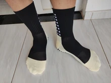 Los nuevos hombres Anti-Slip calcetines de fútbol de alta calidad suave transpirable engrosada deportes calcetines para correr y ciclismo senderismo las mujeres calcetines de fútbol