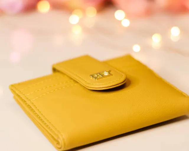 Яркий кошелек EYES IN LOVE - обзор