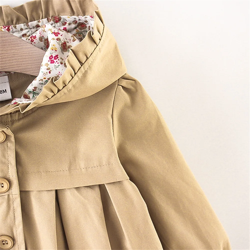 Casaco com capuz estampa floral para bebê Casaco com capuz estampa floral para bebê