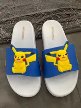 Pikachu-Zapatillas de verano de interior para niños, antideslizantes, color negro