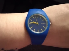 Reloj deportivo Geneva para hombre y mujer, pulsera ultrafina de silicona de Color crema de mujer