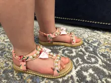 Zapatos Infantiles para niñas nuevas sandalias de verano los niños perla abalorios sandalias de playa con calce Enfants plana Escuela de zapatos para bebé de la UE 21-30