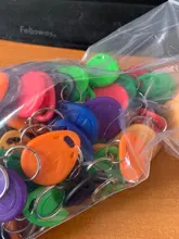 Etiquetas RFID para Control de acceso, 100 Uds., 125KHz, 11 colores, TK4100 EM4100, tarjetas RFID para mandos de proximidad, tiempo de asistencia