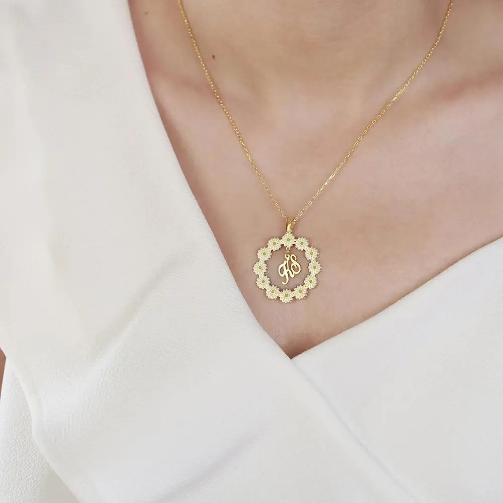 Vaoov 925 Sterling Silver Personalized Daisy Rocking Letter Necklace - Made in Turkey
Vaoov 925 Sterling Silver Personalized Daisy Rocking Letter Necklace - Made in Turkey
