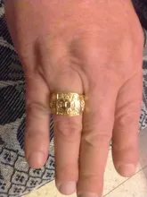 Huitan-Anillo de lujo con letra de Color oro K para hombre, diseño de trofeo, Circonia cúbica brillante, boda, marido, fiesta, regalo de cumpleaños, joyería