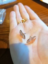 Pendientes de tuerca de mariposa media para mujer, aretes encantadores de Metal de tono dorado Vintage, joyería 2021