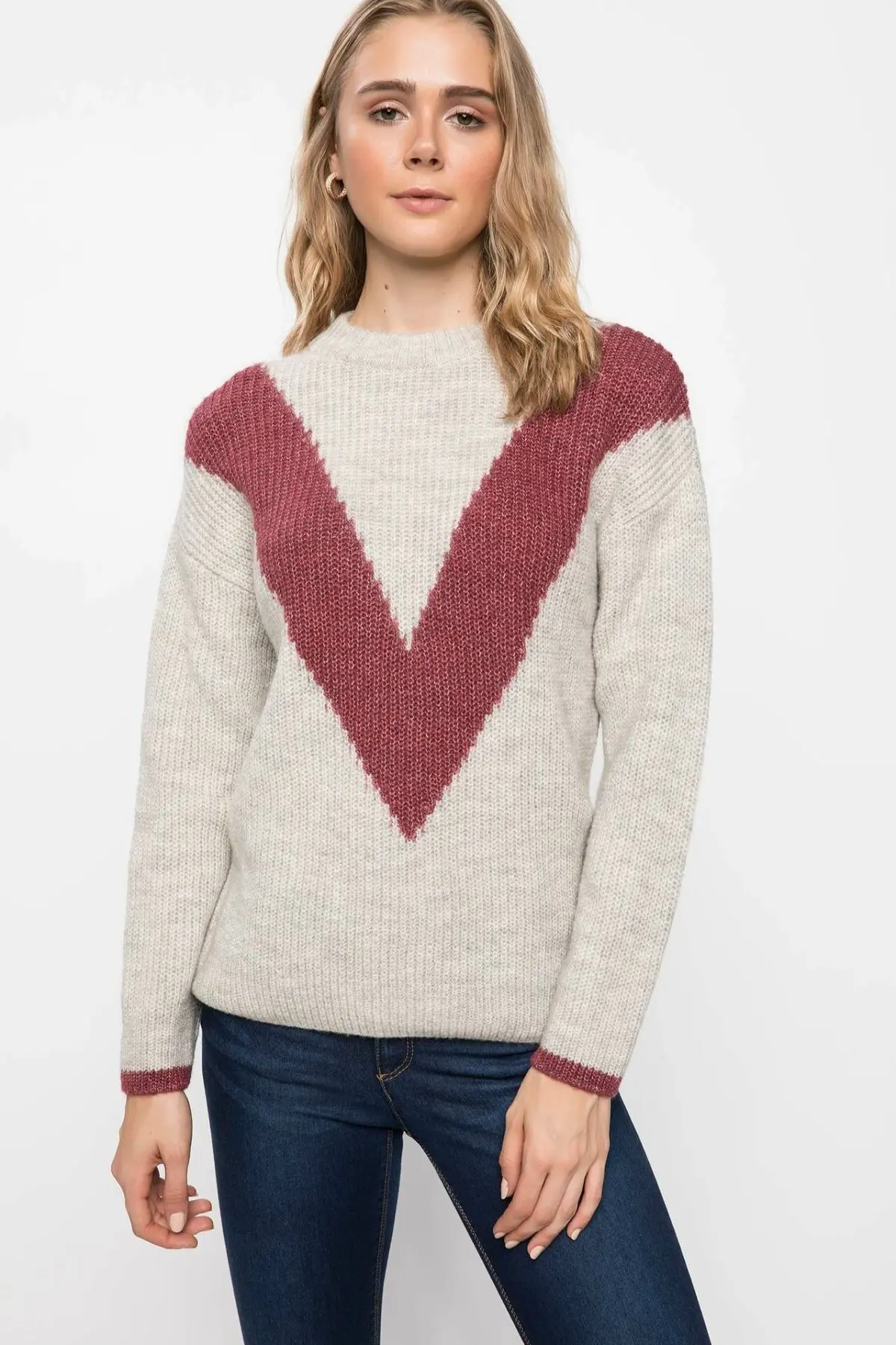 DeFacto Women Fashion Crewneck V Striped Pattern Knitted Sweater Casual Simple Pullovers Sweater Autumn New - J0530AZ18WN
DeFacto Women Fashion Crewneck V Striped Pattern Knitted Sweater Casual Simple Pullovers Sweater Autumn New - J0530AZ18WN