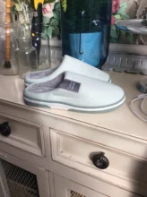 Zapatillas clásicas de Zapatillas de felpa para hombre y mujer, zapatos cálidos de piel, antideslizantes, suela gruesa, Zapatillas interiores para el hogar