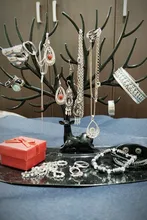 Pendientes de ciervo negro rosa blanca y rosada, collar, anillo, pendiente pulsera joyería, cajas y soporte de exhibición, bandeja de almacenamiento de árbol, joyería