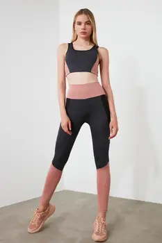 Trendyol With Color Block Sports Leggings TWOAW21TA0053 
Trendyol With Color Block Sports Leggings TWOAW21TA0053