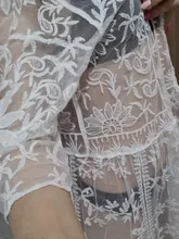 Kimono de encaje Floral de tres cuartos para mujer, ropa de baño Sexy de ganchillo, cárdigan, Bikini, ropa de playa tipo pareo, prenda protectora larga, verano 2019