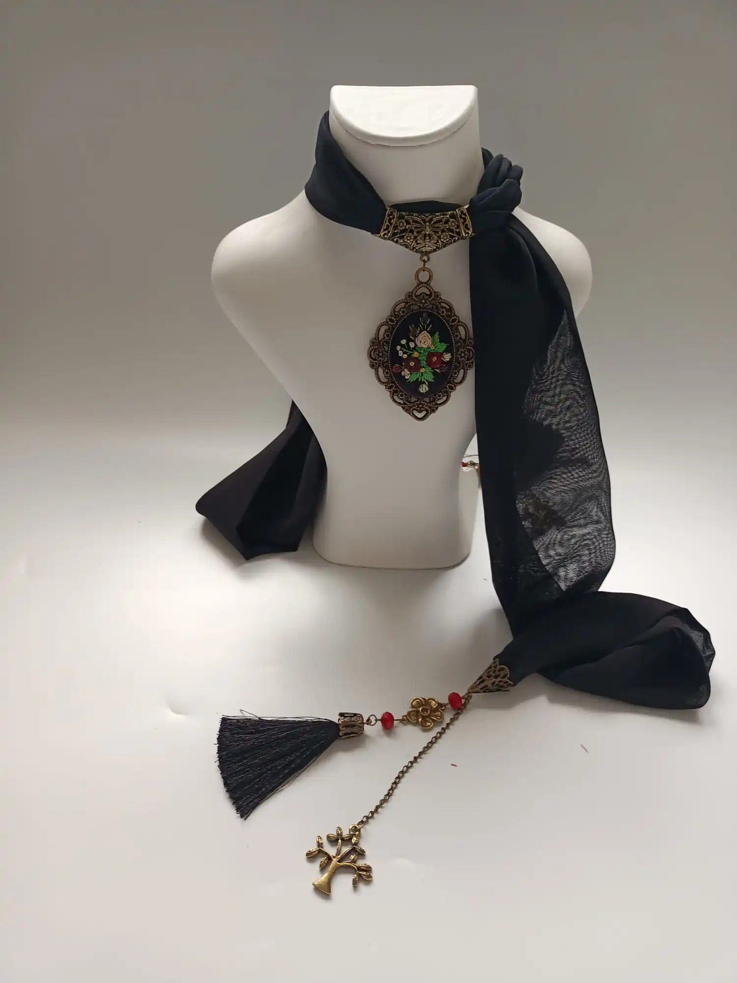 2022 fashion Design Scarf Necklace Kombinli Love Romantic For Ladies Stylish Elegant Valentine's Day Gift Handmade Nakışlı Black
2022 fashion Design Scarf Necklace Kombinli Love Romantic For Ladies Stylish Elegant Valentine's Day Gift Handmade Nakışlı Black