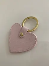 LLavero de piel auténtica saffiano con letras iniciales personalizadas, llavero de forma de corazón para mujer, llavero de corazón para mujer