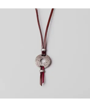 Necklace nayati Bordeaux
Necklace nayati Bordeaux