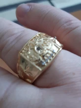 Huitan-Anillo de lujo con letra de Color oro K para hombre, diseño de trofeo, Circonia cúbica brillante, boda, marido, fiesta, regalo de cumpleaños, joyería