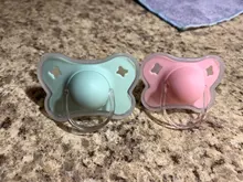 Chupete de silicona para bebé con tapa y forma de mariposa, tetina redonda y plana, para dormir, suministros para morder masticar