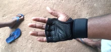 Guantes de entrenamiento para levantamiento de pesas para hombre y mujer, protector de manos para gimnasio, 1 par, para acondicionamiento físico, deportes, Body Building, agarraderas de gimnasia, novedad
