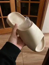 Zapatillas de casa para niño y niña, chanclas deslizantes de verano, zapatillas de Interior de fondo suave para bebé, zapatos de amor para playa, estilo familiar