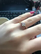 Huitan-Anillo de boda con corte cuadrado de circonia cúbica, ajuste de Color dorado, anillos de compromiso de moda para mujer, el mejor regalo de Navidad