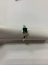 Huitan-anillo de compromiso con Circonia cúbica verde para mujer, sortija, estilo minimalista, sencillo, diseño modesto, para chica