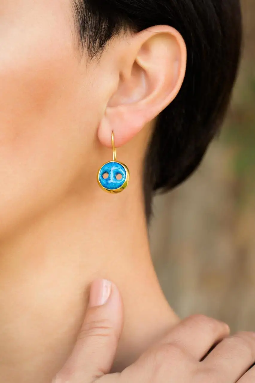 Syriac Evil Eye Bead Gilded Silver Earring 4742 High Quality Hand Made Original Filigree Silver Jewellery Gift for Women
Syriac Evil Eye Bead Gilded Silver Earring 4742 High Quality Hand Made Original Filigree Silver Jewellery Gift for Women