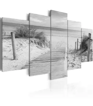 Picture-morning on the beach-in black and white
Picture-morning on the beach-in black and white