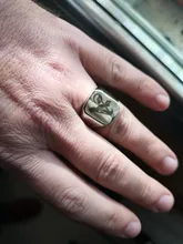 Anillo con iniciales Retro de Vnox para hombre, sello pesado voluminoso de 18mm, banda masculina, letras de acero inoxidable, regalo de joyería personalizado para él