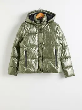 Hooded Inflatable Coat
Hooded Inflatable Coat