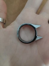 Anillo de seguridad de supervivencia para hombres y mujeres, herramienta de defensa personal de acero inoxidable, anillo de defensa para los dedos, Color plateado, dorado y negro, 1 Uds.