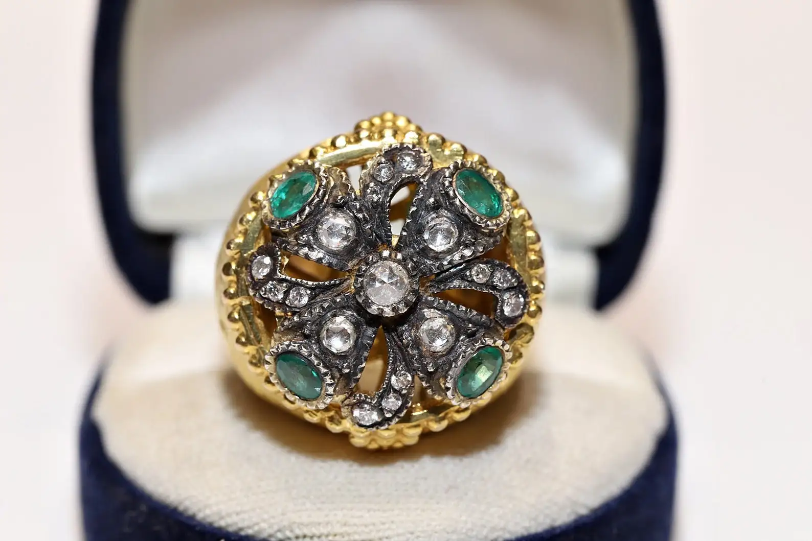 Vintage 9K Gold Natural Diamond And Emerald And Rose Cut Diamond Decorated Strong Big Ring
Vintage 9K Gold Natural Diamond And Emerald And Rose Cut Diamond Decorated Strong Big Ring