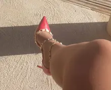 Zapatos de tacón alto de charol con remaches para mujer, sandalias a la moda, zapatos de fiesta y oficina, 10CM, novedad de verano