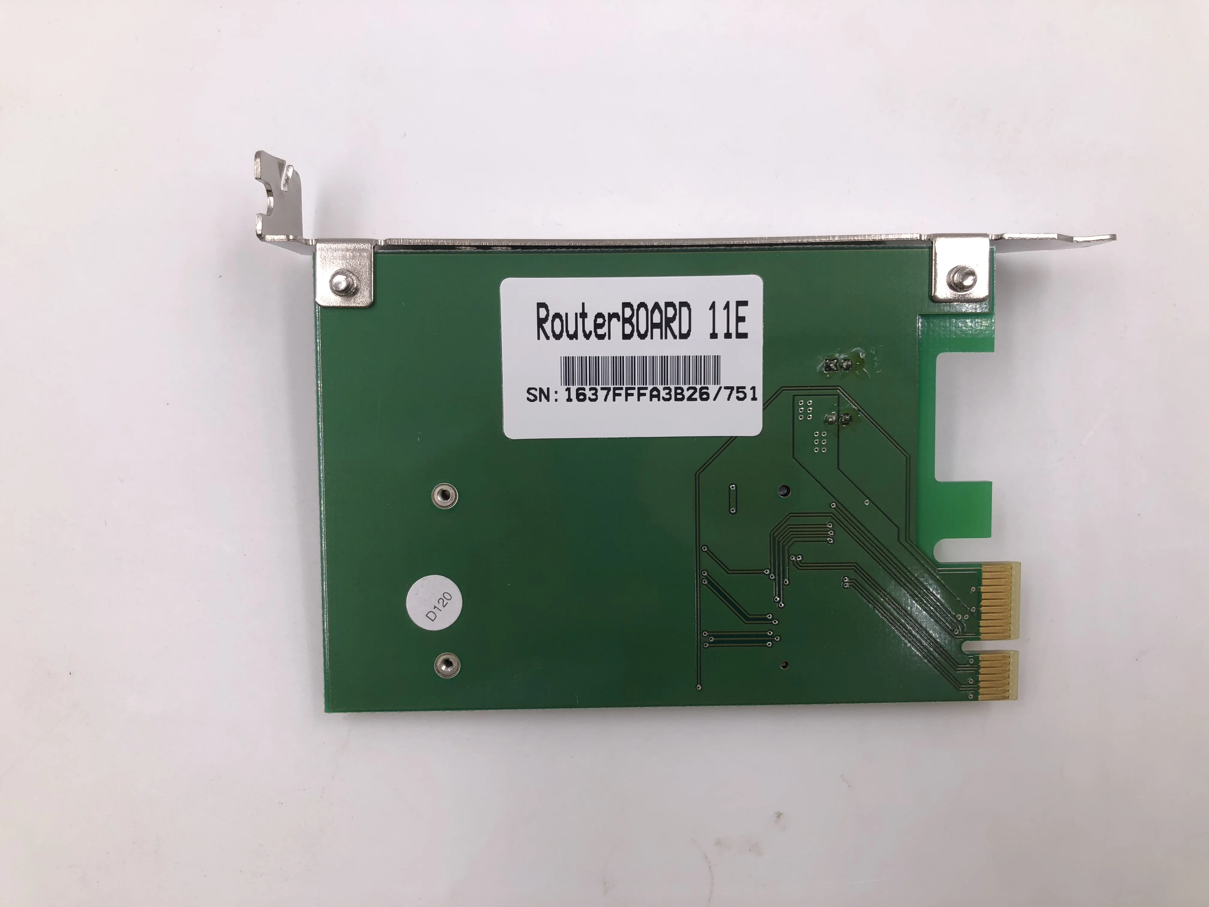 MikroTik RouterBOARD RB11e адаптер mPCIe do PCIe
MikroTik RouterBOARD RB11e адаптер mPCIe do PCIe