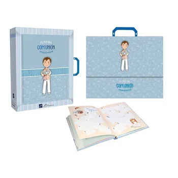 Signature book for First Communion with briefcase, Detail for Children. Souvenir for holding the First Communion.
Signature book for First Communion with briefcase, Detail for Children. Souvenir for holding the First Communion.