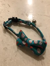 Pajarita elástica de seguridad con cascabel para perros y gatos pequeños, Collar seguro con patrón de baya, productos para mascotas, Collar para perros, suministros para mascotas
