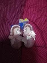 Zapatillas de primeros pasos para bebé, zapatos con lazo de princesa de PU, corazón amoroso, lazo con cordones, suela de cuna brillante, 2019