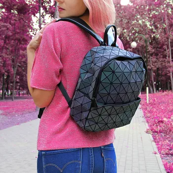 Женский рюкзак с геометрическим узором, рюкзак-хамелеон для девочек, светящийся лазерный рюкзак, голографическая сумка на плечо
Женский рюкзак с геометрическим узором, рюкзак-хамелеон для девочек, светящийся лазерный рюкзак, голографическая сумка на плечо