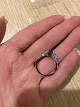 Huitan-anillo de compromiso con Circonia cúbica verde para mujer, sortija, estilo minimalista, sencillo, diseño modesto, para chica