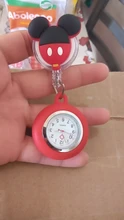 10 unids/lote encantador de la historieta muñecas enfermera retráctil de silicona relojes de bolsillo para Médico del hospital de las mujeres para hombre insignia carrete regalo