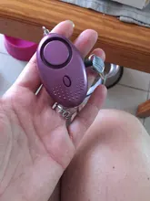 LLavero de seguridad con luz LED de alto brillo para mujer, alarma de autodefensa de seguridad portátil, 130 DB decibeles