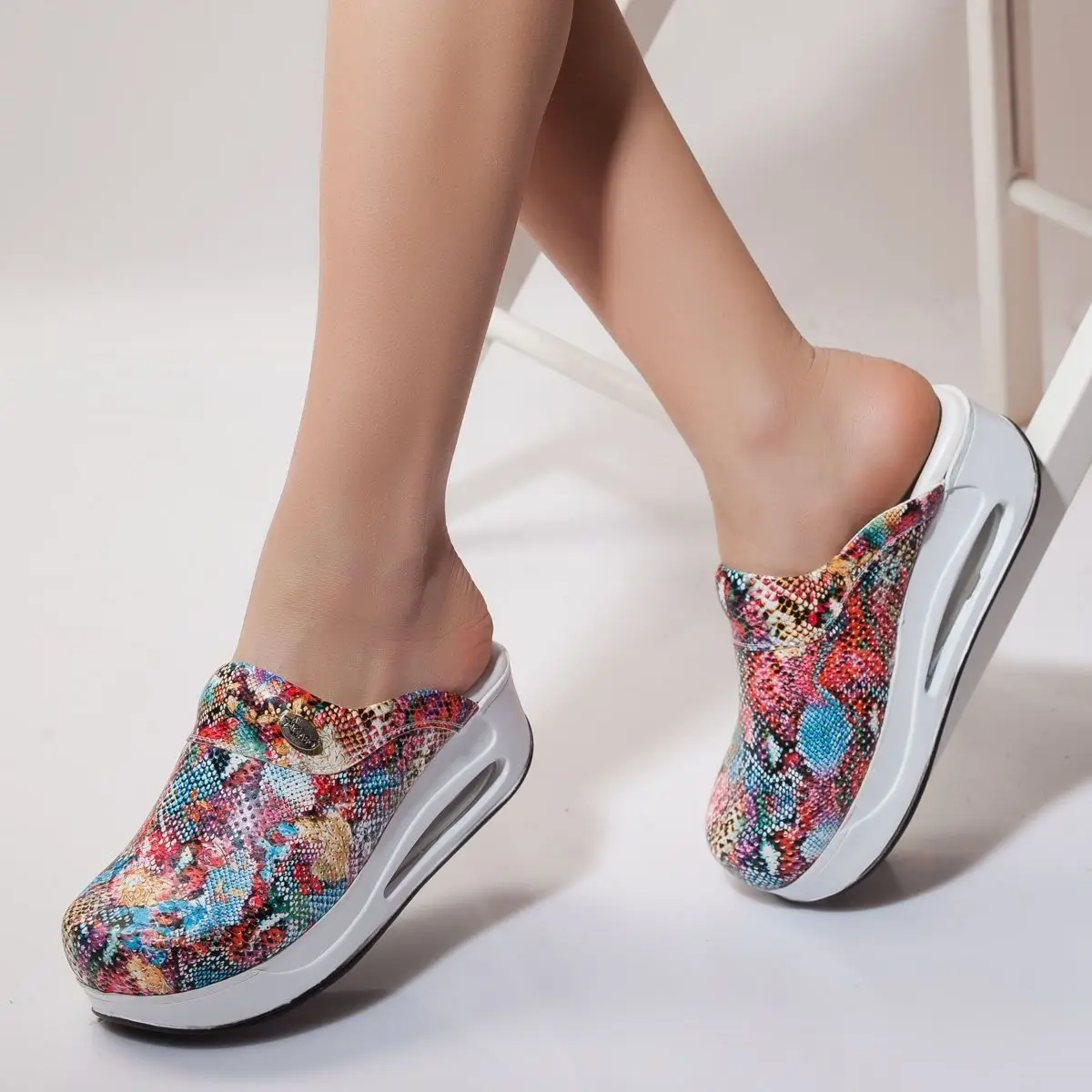 2022 New Orthopedic Sabo Women Slippers Sandals Shoes Nurse Doctor Hospital Medical Casual Quality Soft Comfort Anti-Slip Clogs
2022 New Orthopedic Sabo Women Slippers Sandals Shoes Nurse Doctor Hospital Medical Casual Quality Soft Comfort Anti-Slip Clogs