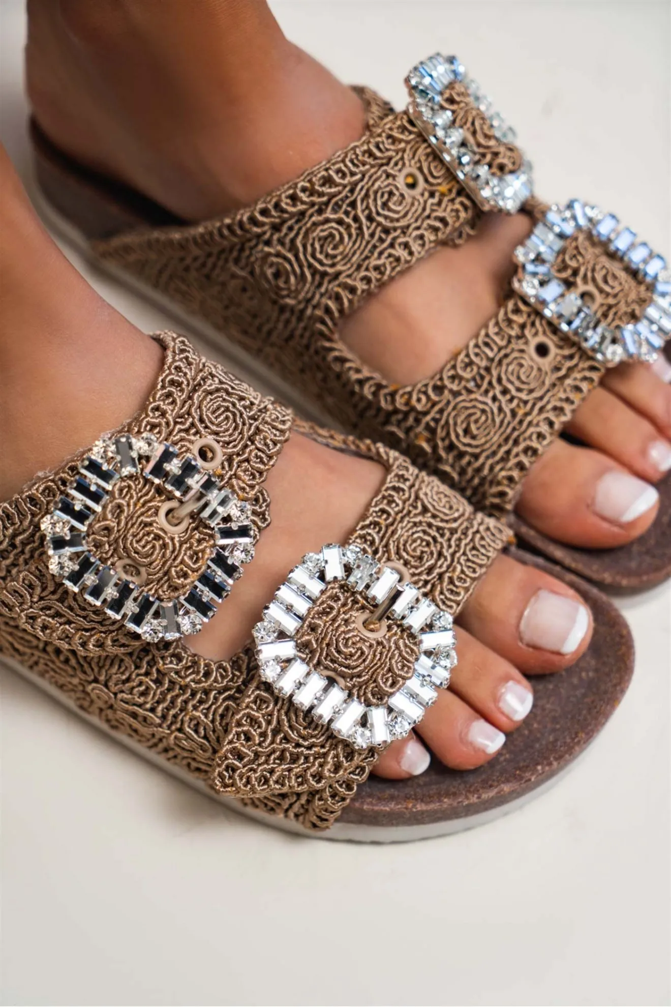 Women's Summer Beach Sandals Fashion Bright Bling Cork Slippers Designer Female Flat Home Snug Shoes Women Shoes 2022 New Season
Women's Summer Beach Sandals Fashion Bright Bling Cork Slippers Designer Female Flat Home Snug Shoes Women Shoes 2022 New Season