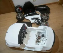 HOMCOM Coche Eléctrico para Niño 3-8 Años con Mando a Distancia Con Música Luces 2 Apertura de Puerta Carga 30kg 115x70x55cm