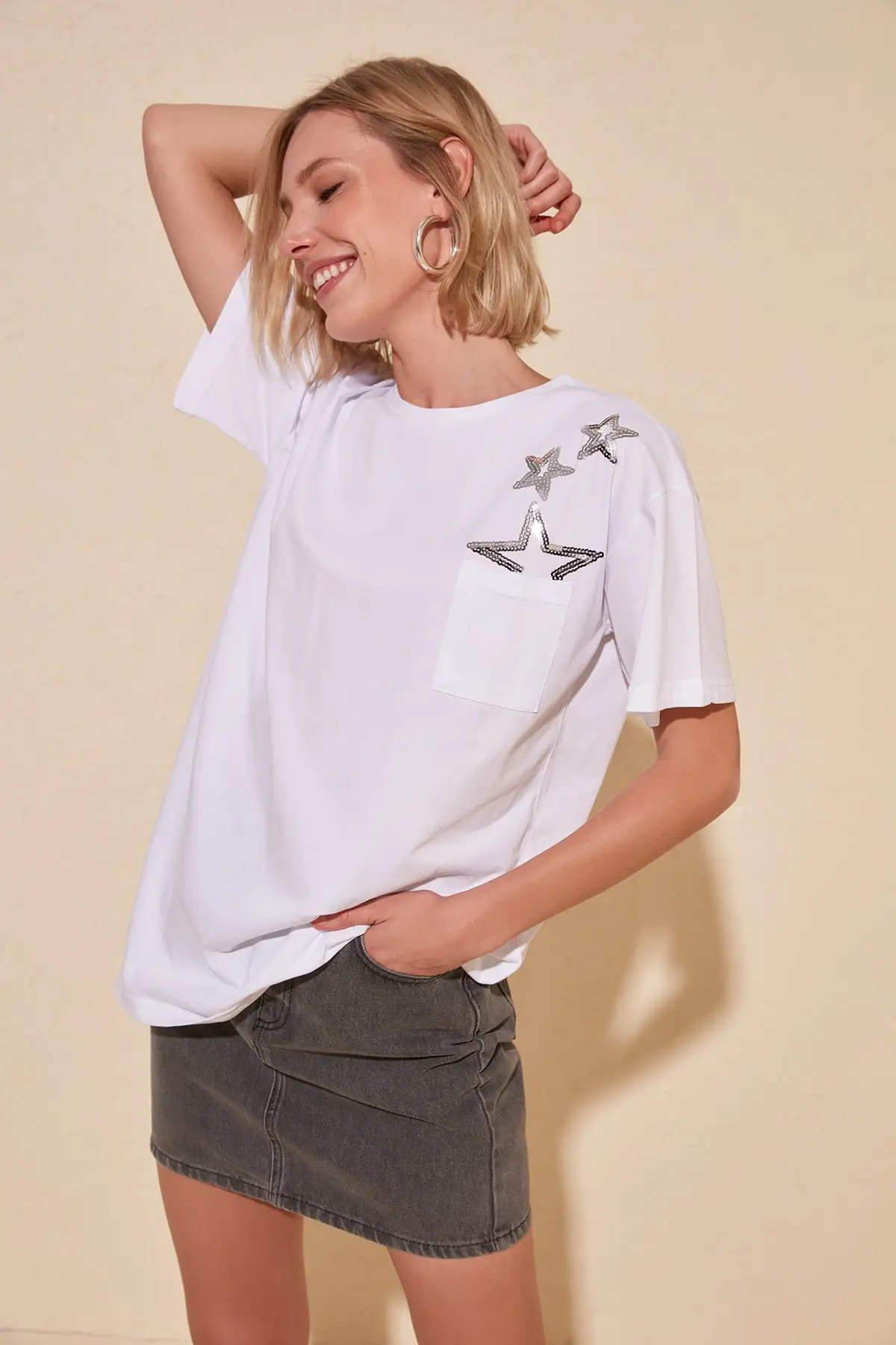 Trendyol Sequined Boyfriend Knitted T-Shirt TWOSS20TS0505
Trendyol Sequined Boyfriend Knitted T-Shirt TWOSS20TS0505