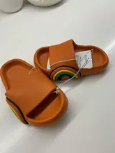 Youdiao-Sandalias de playa para niños y niñas, chanclas de arcoíris antideslizantes de EVA, deslizantes de baño suaves para interiores