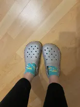 Sandalias de playa para mujer, zapatos de Crocs ligeros de EVA, calzado plano Unisex, zapato colorido, verano, 2021