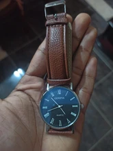 Pulsera de cuarzo para hombre, reloj analógico de negocios con correa de cuero sintético, diseño con números romanos y efecto Blu-ray