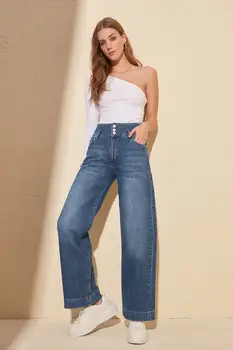 Trendyol Button Detail Super High Waist Wide Leg Jeans TWOSS20JE0069
Trendyol Button Detail Super High Waist Wide Leg Jeans TWOSS20JE0069