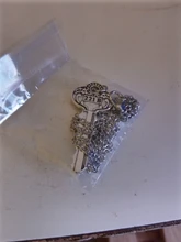 Sherlock Holmes 221B Baker Street Key collar Vintage colgante de Color plata y bronce antiguo, joyería de película caliente para hombres y mujeres, venta al por mayor